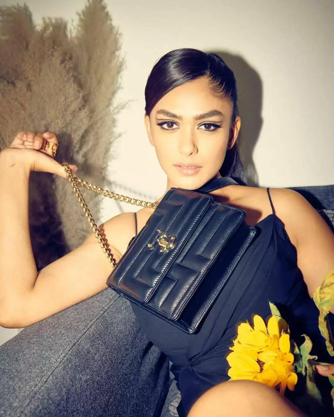 Mrunal Thakur guide to style Curvy Figure: how to play with