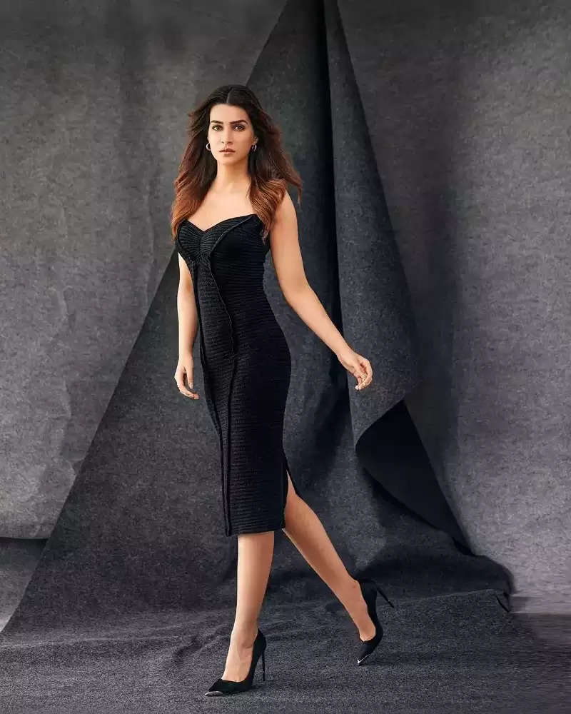 Photo Gallery Kriti Sanon Looked Hot In Black Bodycon Midi Dress See Her Glamorous Pics