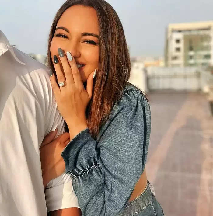 Photo Gallery Sonakshi Sinha Got Engaged Shared Pictures Of The Ring And Said It Was Very Easy