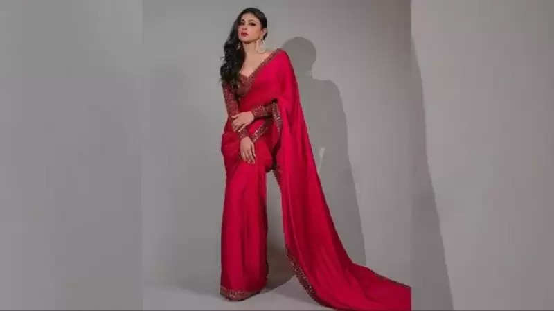 25+ Red Saree Designs to Wear on Your Karwa Chauth 2021