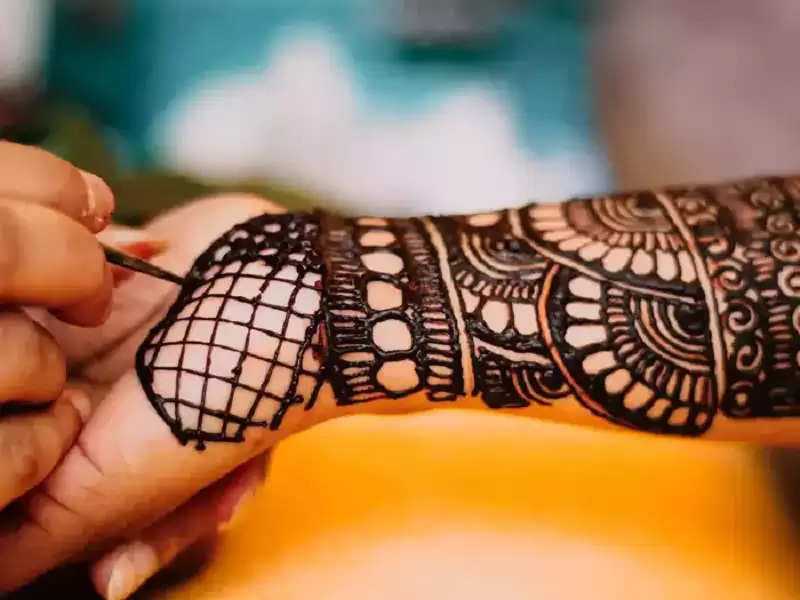 Mehndi Design Images For Raksha Bandhan | Desain henna, Desain henna  sederhana, Desain tato henna