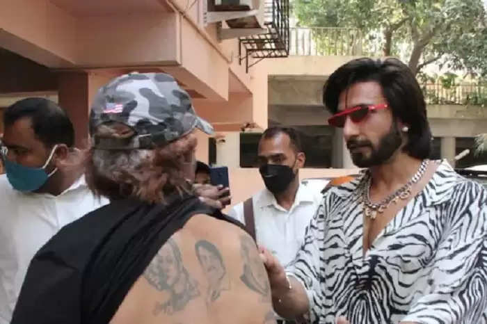 Ranveer Singh's Fan Gets His Autograph Tattooed On Wrist, Actor's Reaction  Goes Viral