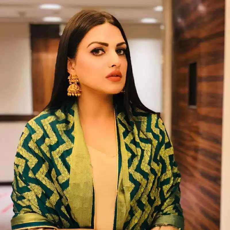 Photo Gallery Punjabi Actress Himanshi Khurana Shared Her Glamorous Look On Social Media See 