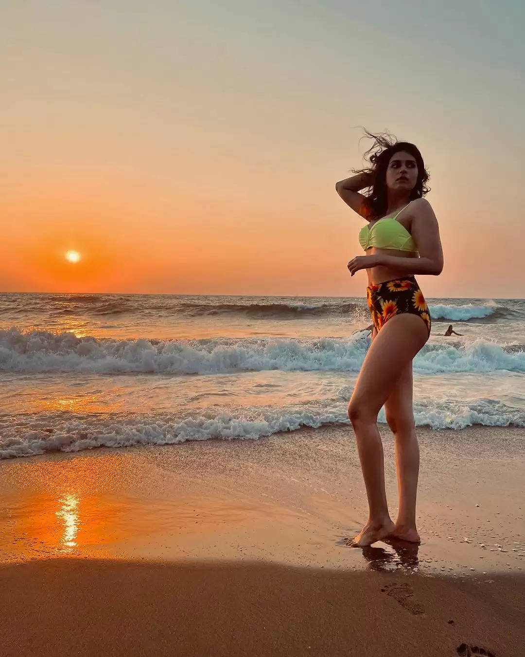 Photos Shraddha Das Flaunts Her Curvy Figure In Bikini See Her Beautiful Pics Here 