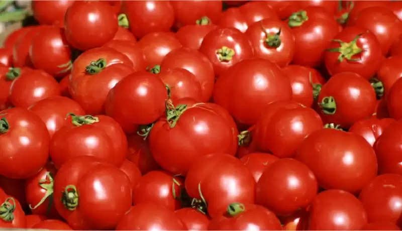 ways you can use tomato for glowing skin