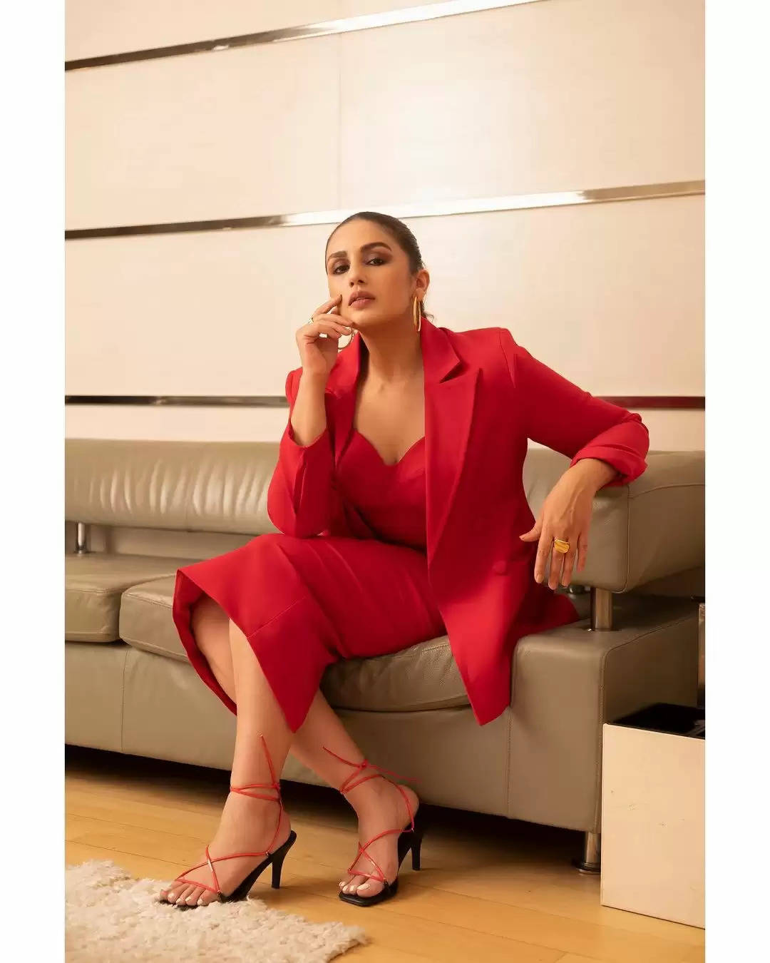 Photos: Huma Qureshi flaunts her curvy figure wearing a bodycon dress ...