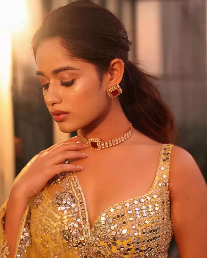 Jannat Zubair Ethnic Wardrobe Is Proof Shows Love for Lehengas; See  Pictures | IWMBuzz