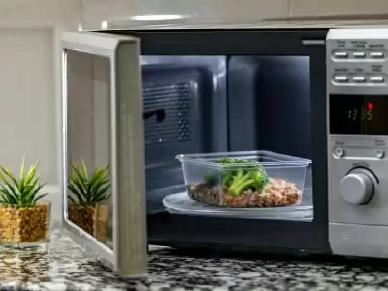 microwave-precautions-never-heat-these-things-in-the-microwave