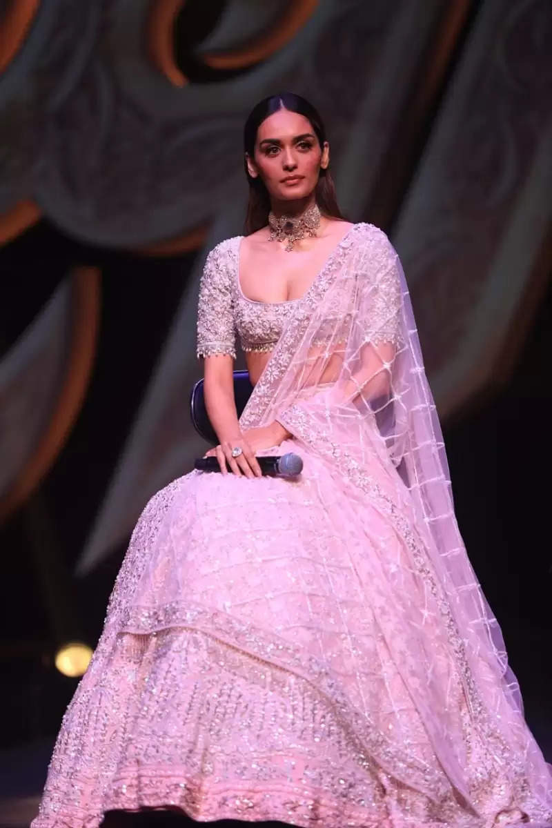 Actress Megha Shetty Looks Stunning In This Pink Embroidered Lehenga, See  Pics - News18