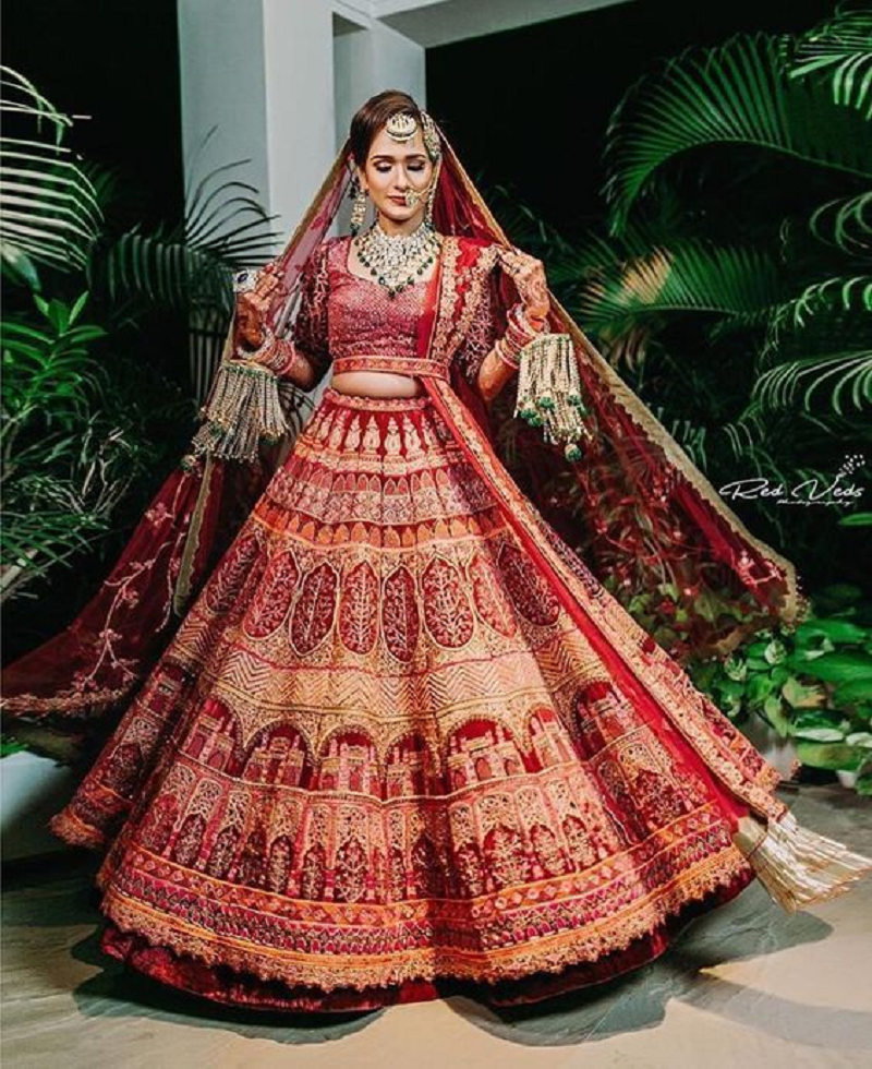 Sabyasachi Bridal Sabyasachi Lehenga Indian Bridal Lehenga Indian | Hot ...